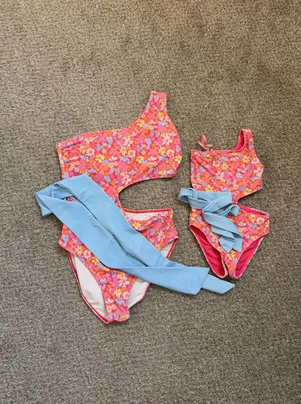 Pink Lily Mommy and Me Floral One-Shoulder Swimsuit Set Size S and 4T